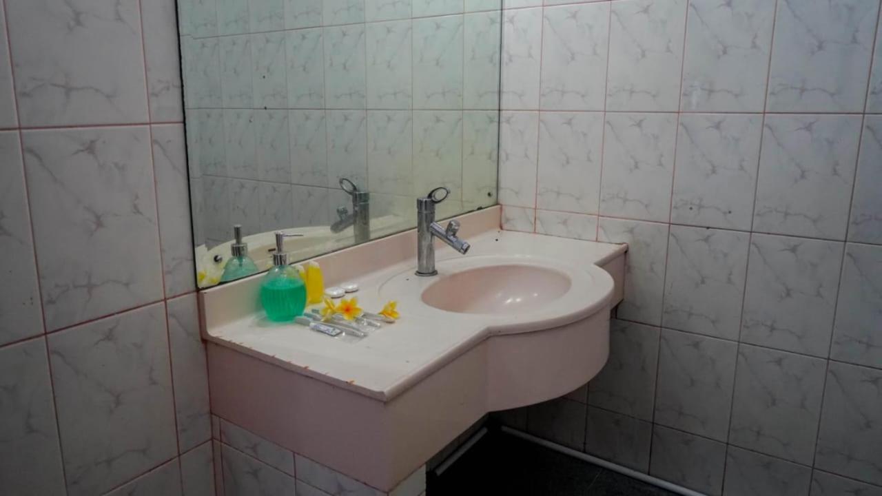 Hotel Pondok Putri Batukaras Buitenkant foto