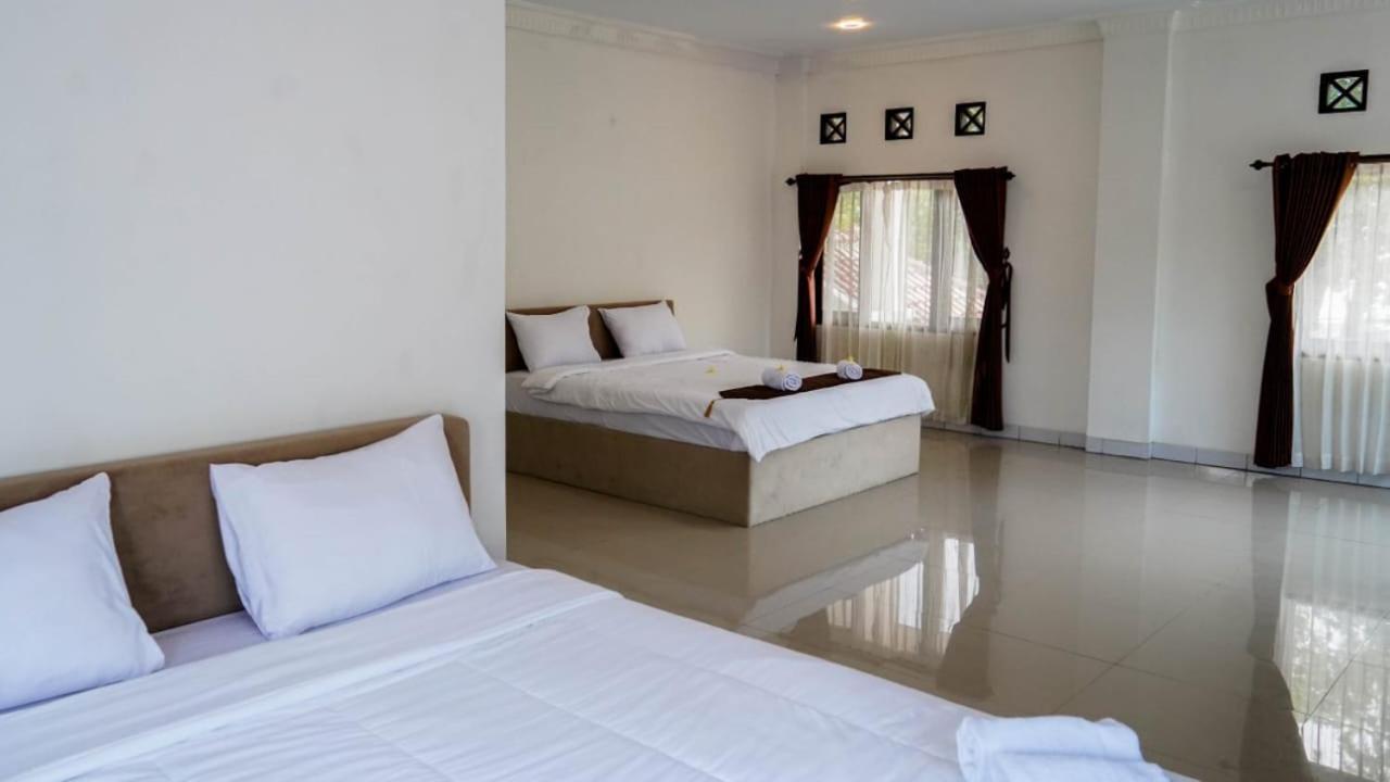 Hotel Pondok Putri Batukaras Buitenkant foto