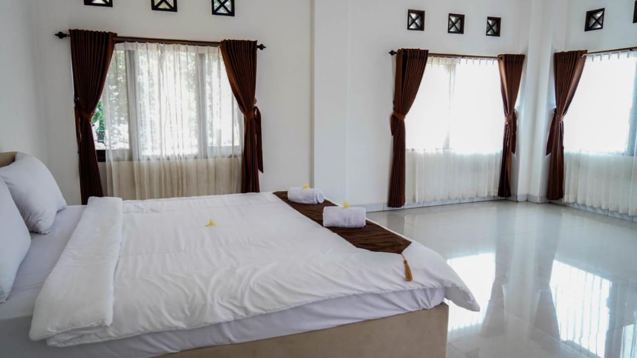 Hotel Pondok Putri Batukaras Buitenkant foto