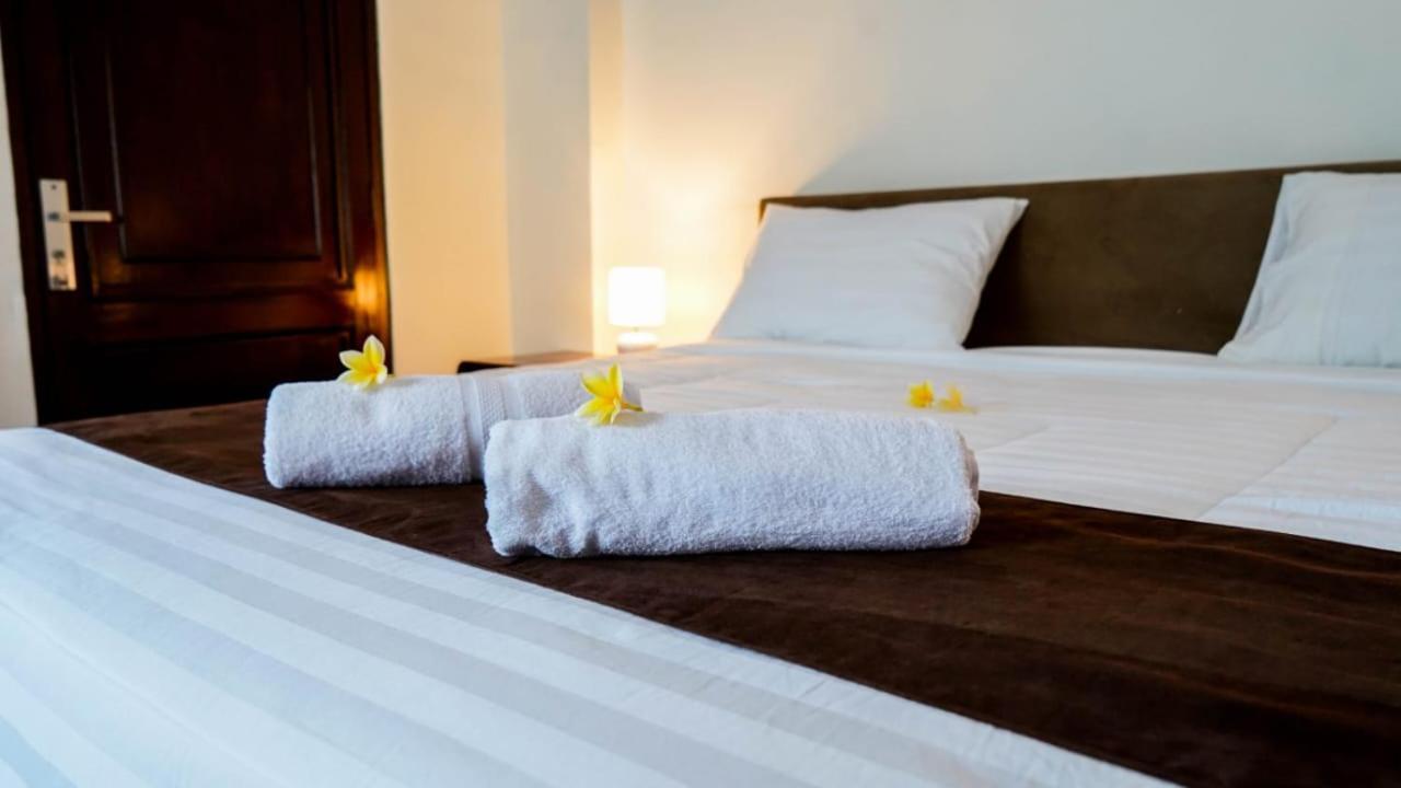 Hotel Pondok Putri Batukaras Buitenkant foto