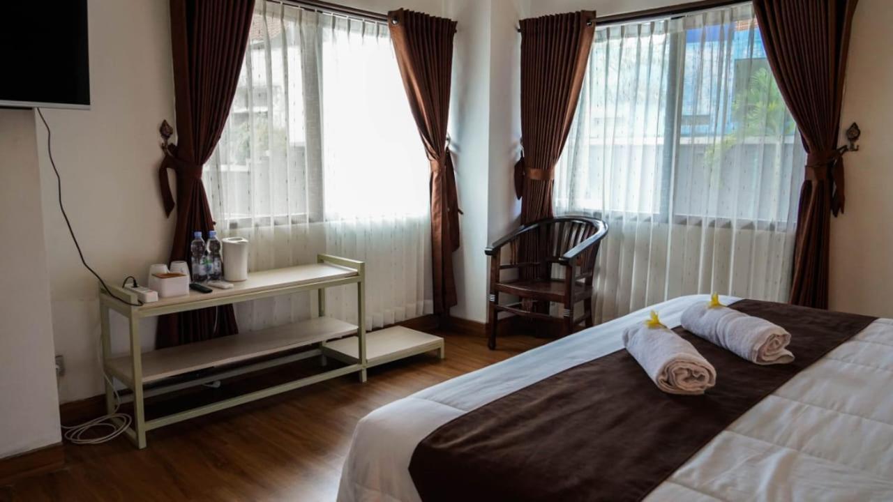 Hotel Pondok Putri Batukaras Buitenkant foto