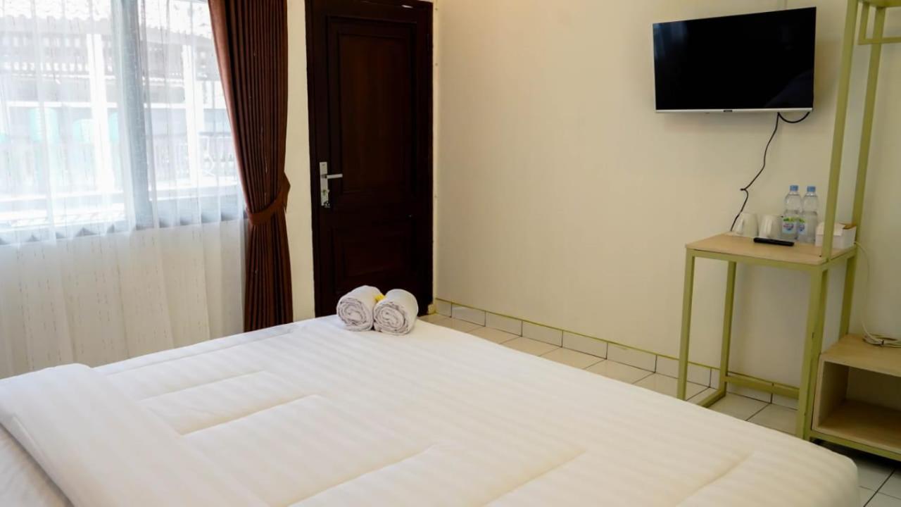 Hotel Pondok Putri Batukaras Buitenkant foto
