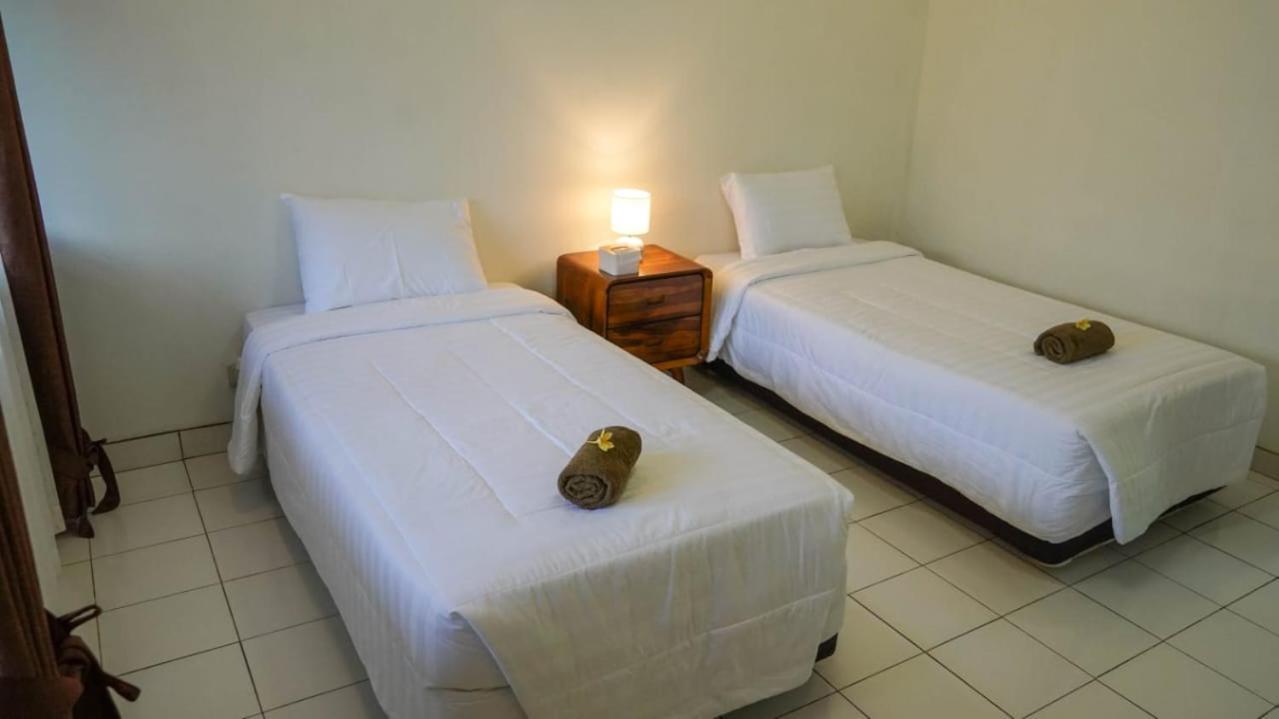 Hotel Pondok Putri Batukaras Buitenkant foto
