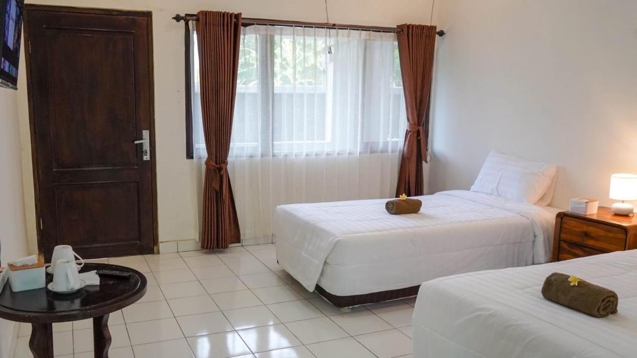 Hotel Pondok Putri Batukaras Buitenkant foto